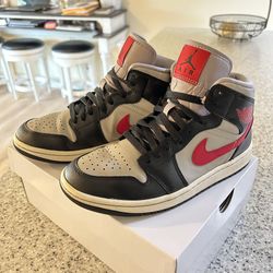 Air Jordan 1 Mid – Black/Gym Red/College Grey – Size 7 (24cm / EU 38)