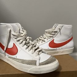Nike Blazer Mid ‘77 Vintage White/Habanero Red - Size 9.5 Men’s