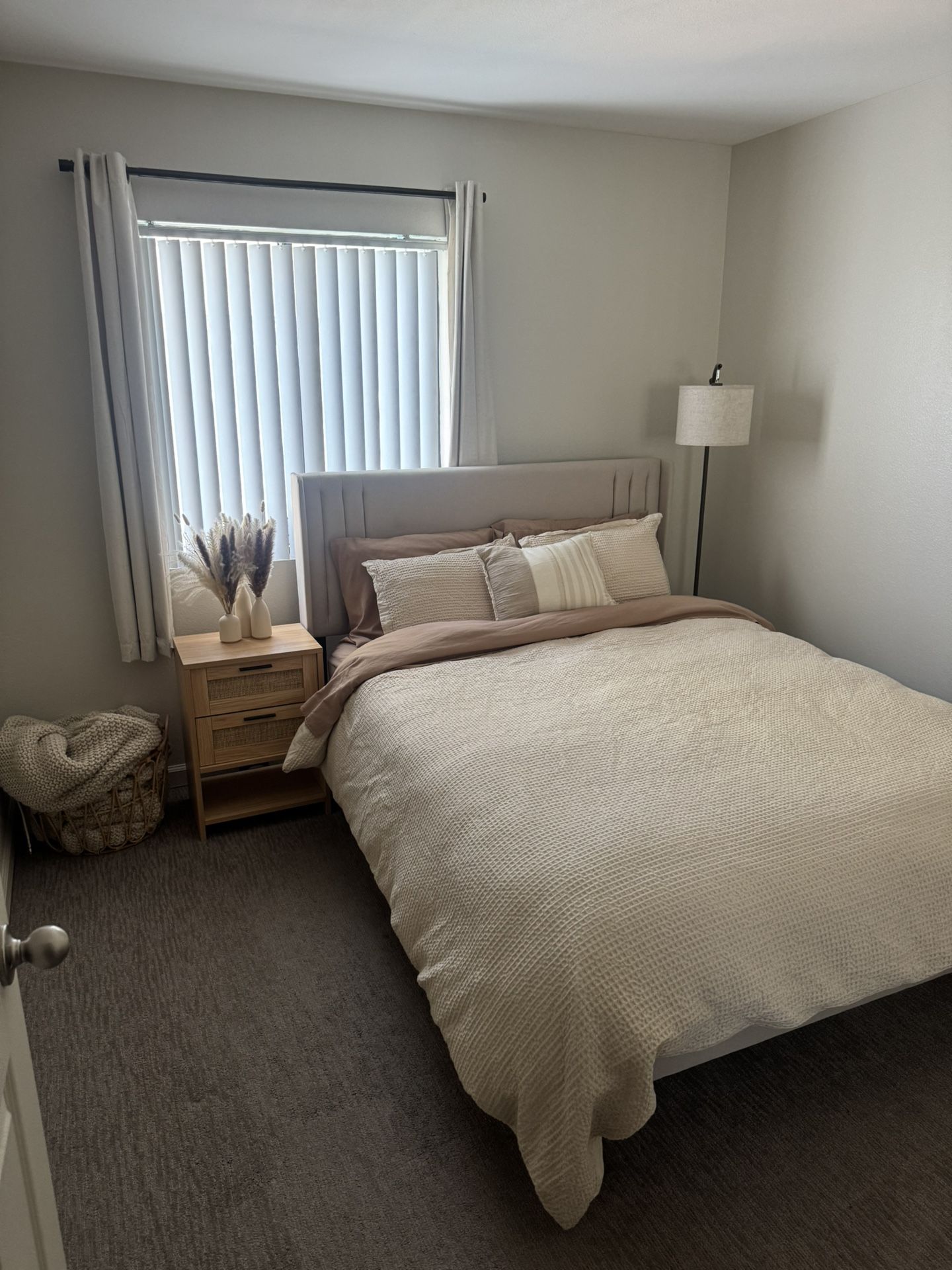 Queen Bed Set