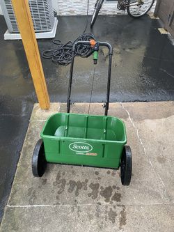 Scott’s Fertilizer Spreader