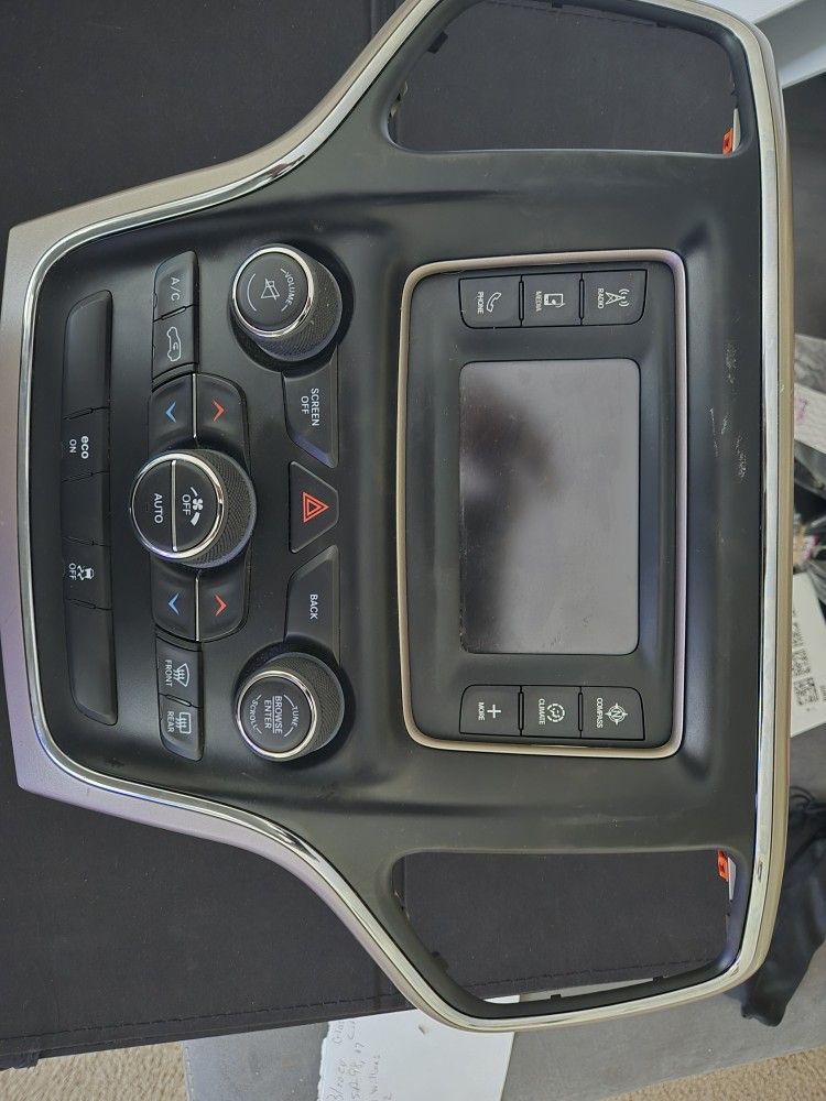 Grand Cherokee Radio 2015