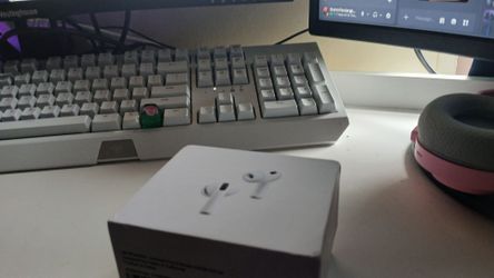 Air Pod Pro 3s.