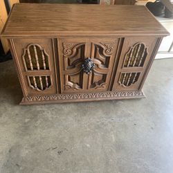 Vintage Capehart Radio,8Track , Record player with 30 plus records and some tapes in good conditions everything works..Small size L 42” X H 26” X D 18