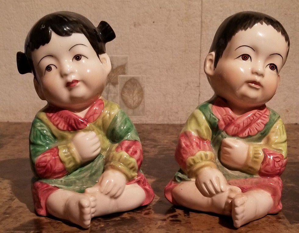 Pair of Vintage Seymour Mann Porcelain Asian Piano Babies