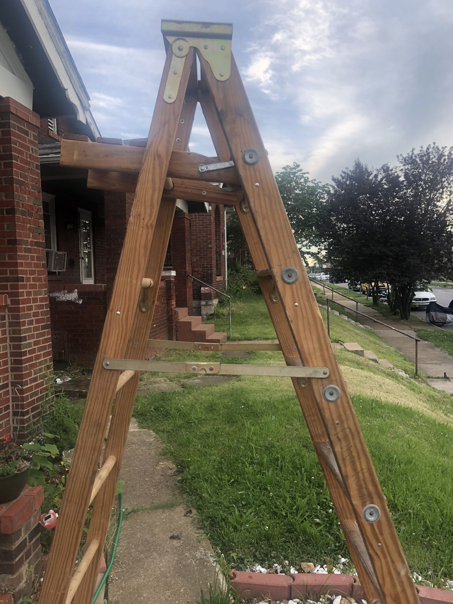 8 f Wooden ladder
