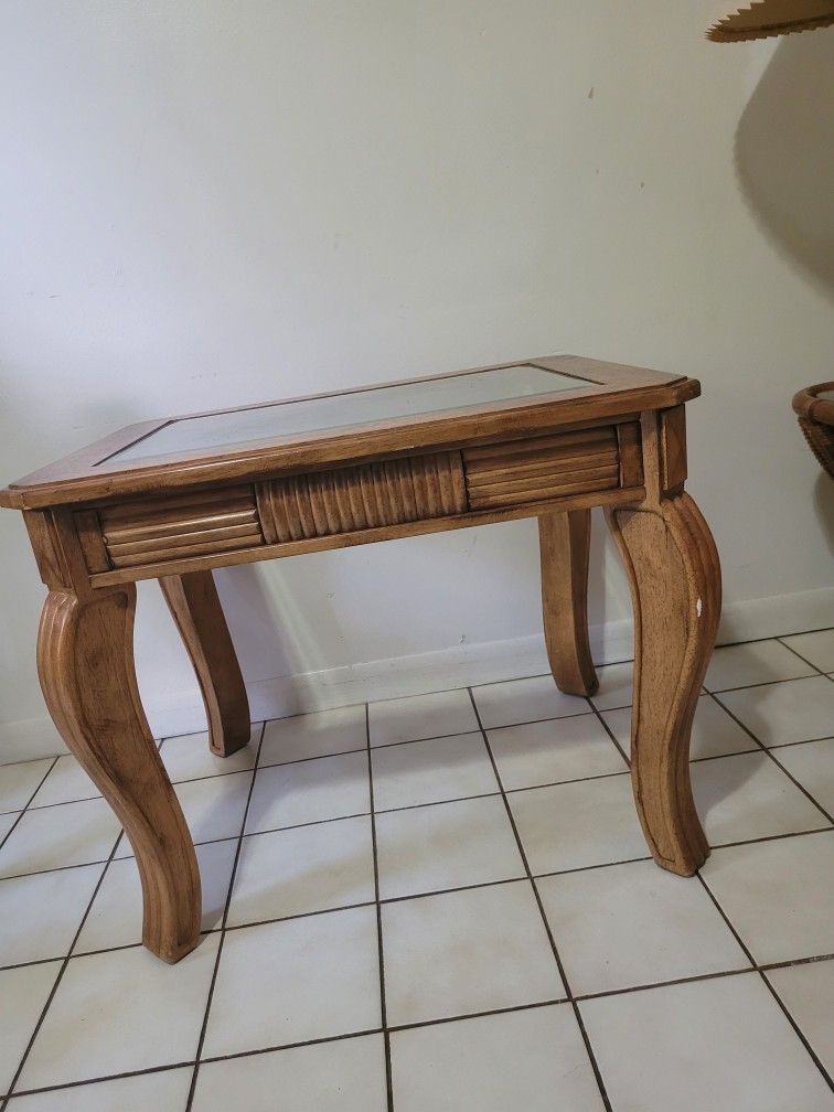 Mesa Para Lámpara De Sala