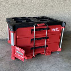 Milwaukee PACKOUT 22 in. 3-Drawer Toolbox