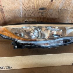 Toyota Highlander Passenger Headlight OEM 2015 To 2017