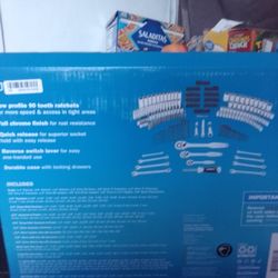 Brand New mecanic toolbox set 300 peaces