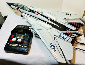 Vintage 1990 New Bright USS Kitty Hawk Navy 23” Airplane W/RC Cord