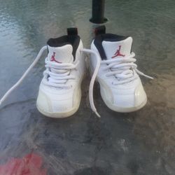 all white jordan 12s size 3c