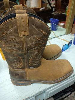 New size 12  Irish setter waterproof  composite toe square toe slip on boots