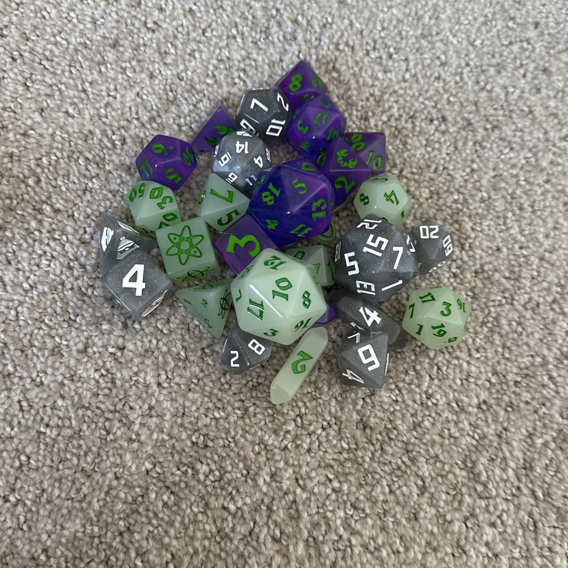 Assorted dice