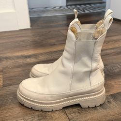 Women’s leather boots