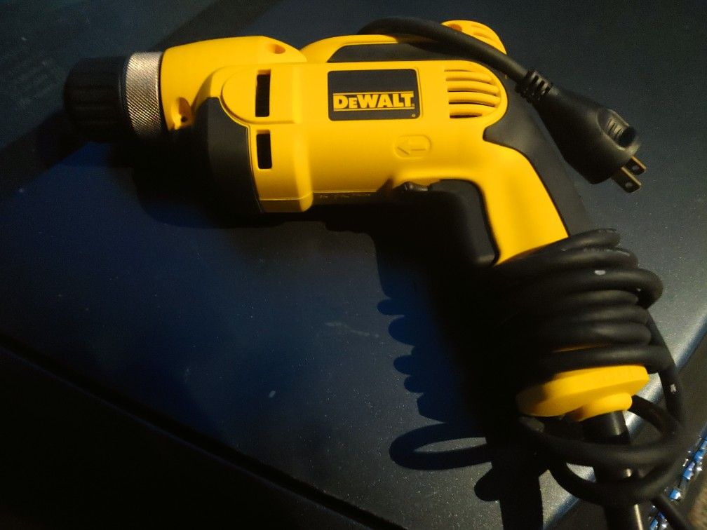 DeWALT 8 Amp Corded 3/8 in. Variable Speed Drill