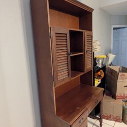 Vintage Writing Desk *** Great Storage