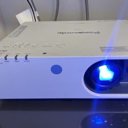 Panasonic HDMI Video Movie Tv Projector