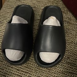 Adidas Yeezy Slide