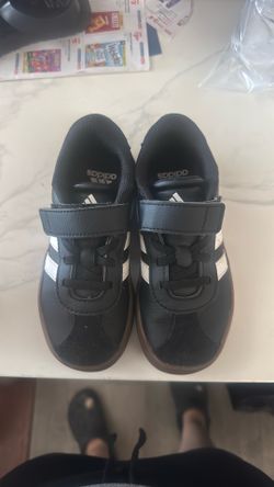Toddler Adidas Sambas, black size 10 1/2