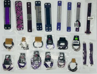 Costume bracelets in purple