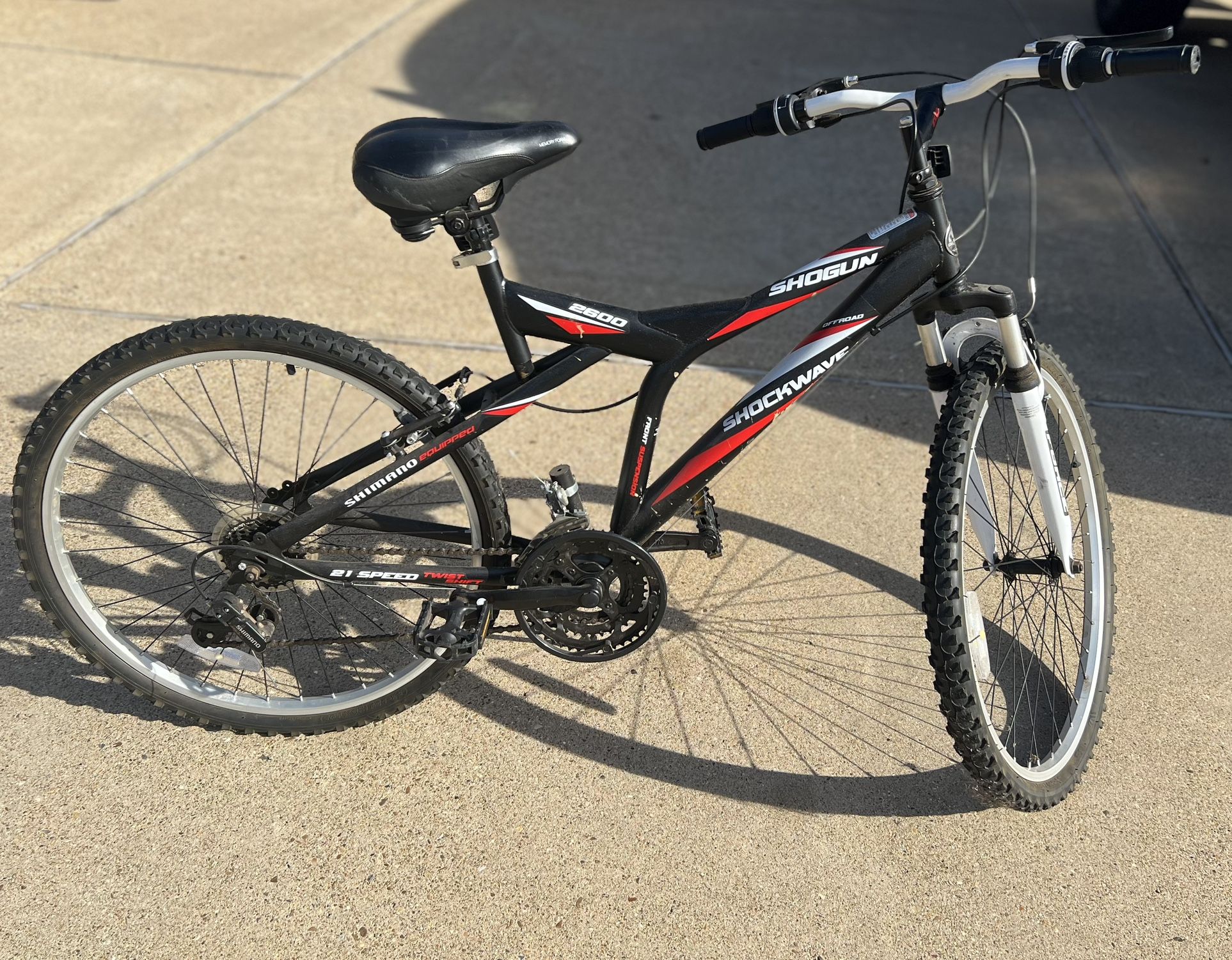 Shogun Shockwave 21 Speed Mountain Bike 