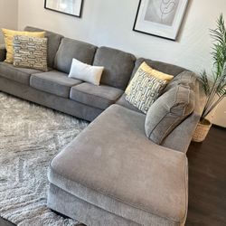 Grey Altari-2 Sectional Couch With Matching Ottoman