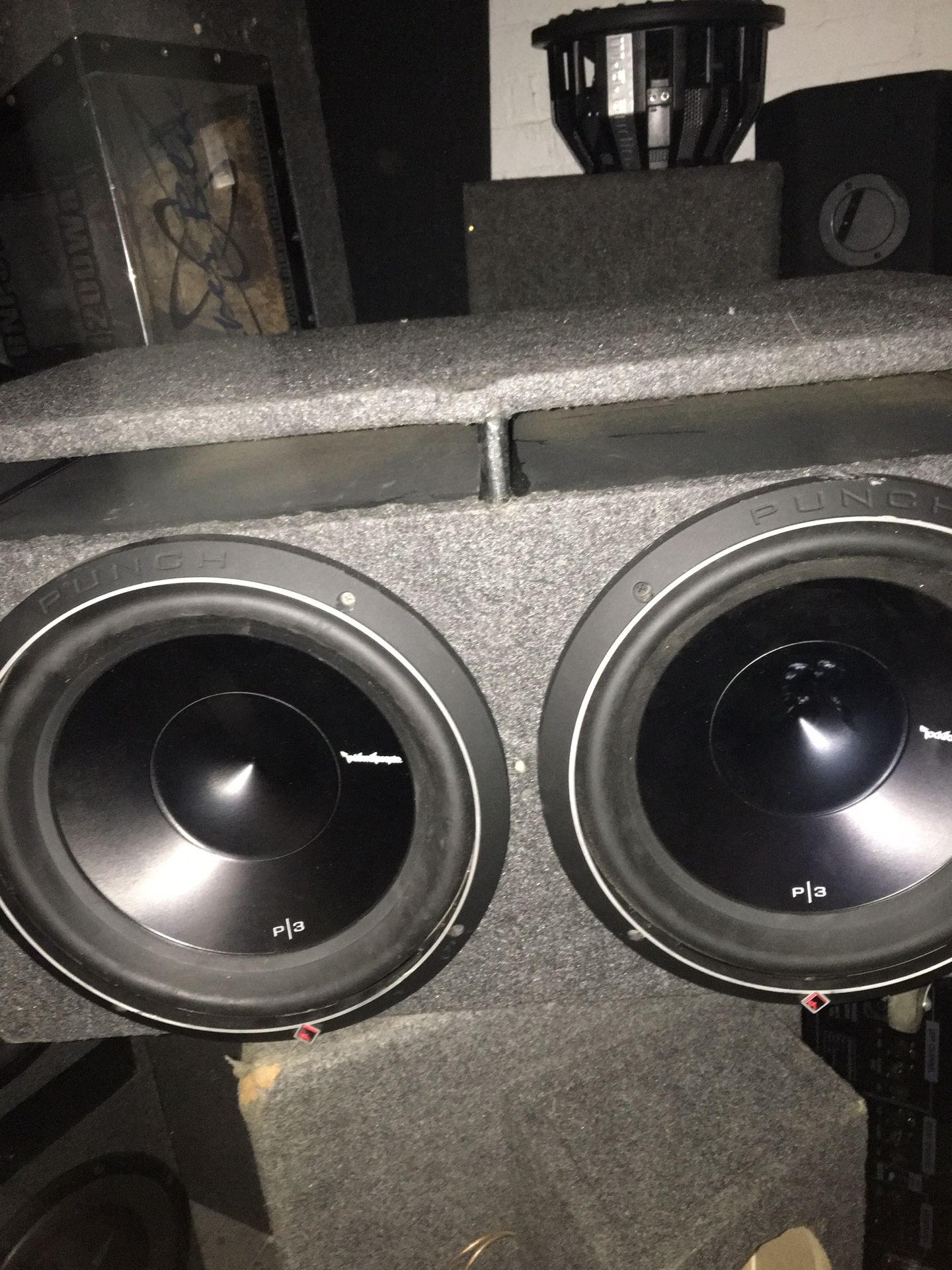 12 inches 2400 watts Rockford Fosgate p3