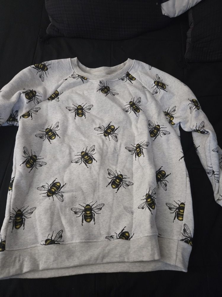 Bee Crewneck
