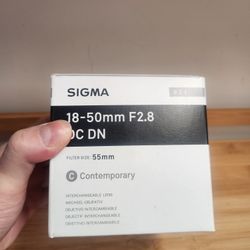 Brand new Sigma 18-50mm f2.8 DC DN Lens For Sony E 