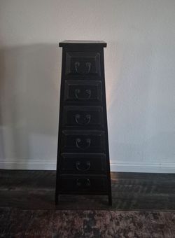 Solid Wood 6 Drawer Tall Narrow Dresser / Accent Chest – Excellent Condition