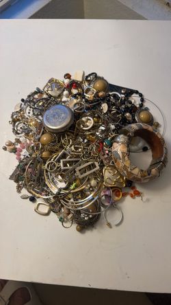 Large Mixed Costume Jewelry Lot