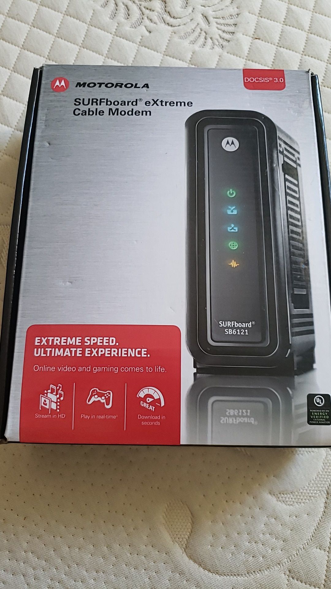 Motorola Surfboard SB6121 Modem with box and cables