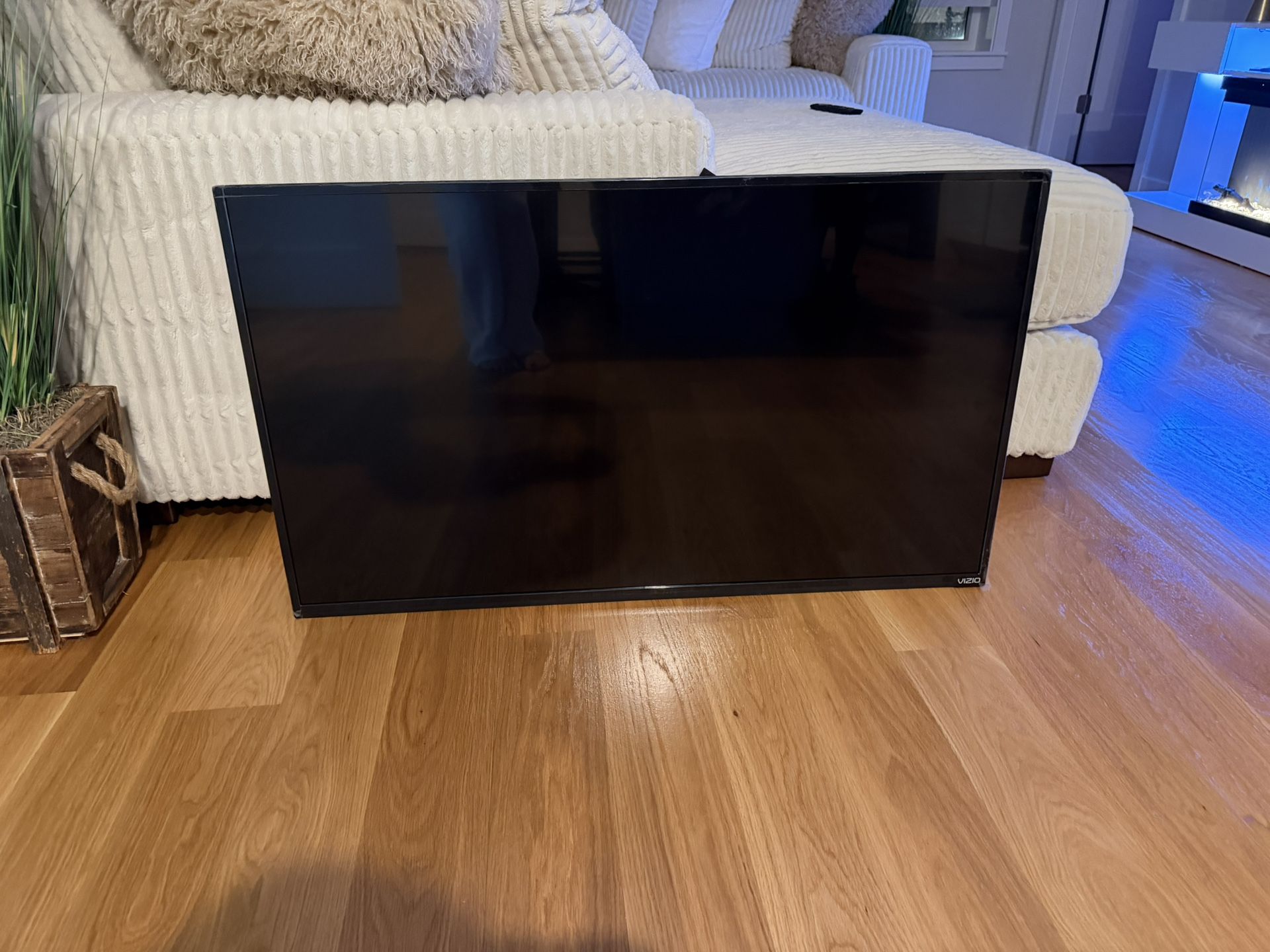 VIZIO 43” Class FHD (1080P) Smart LED TV $100 