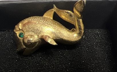 Vtg Roma Brooch Goldtone Whale with Green Rhinestone Eye Signed