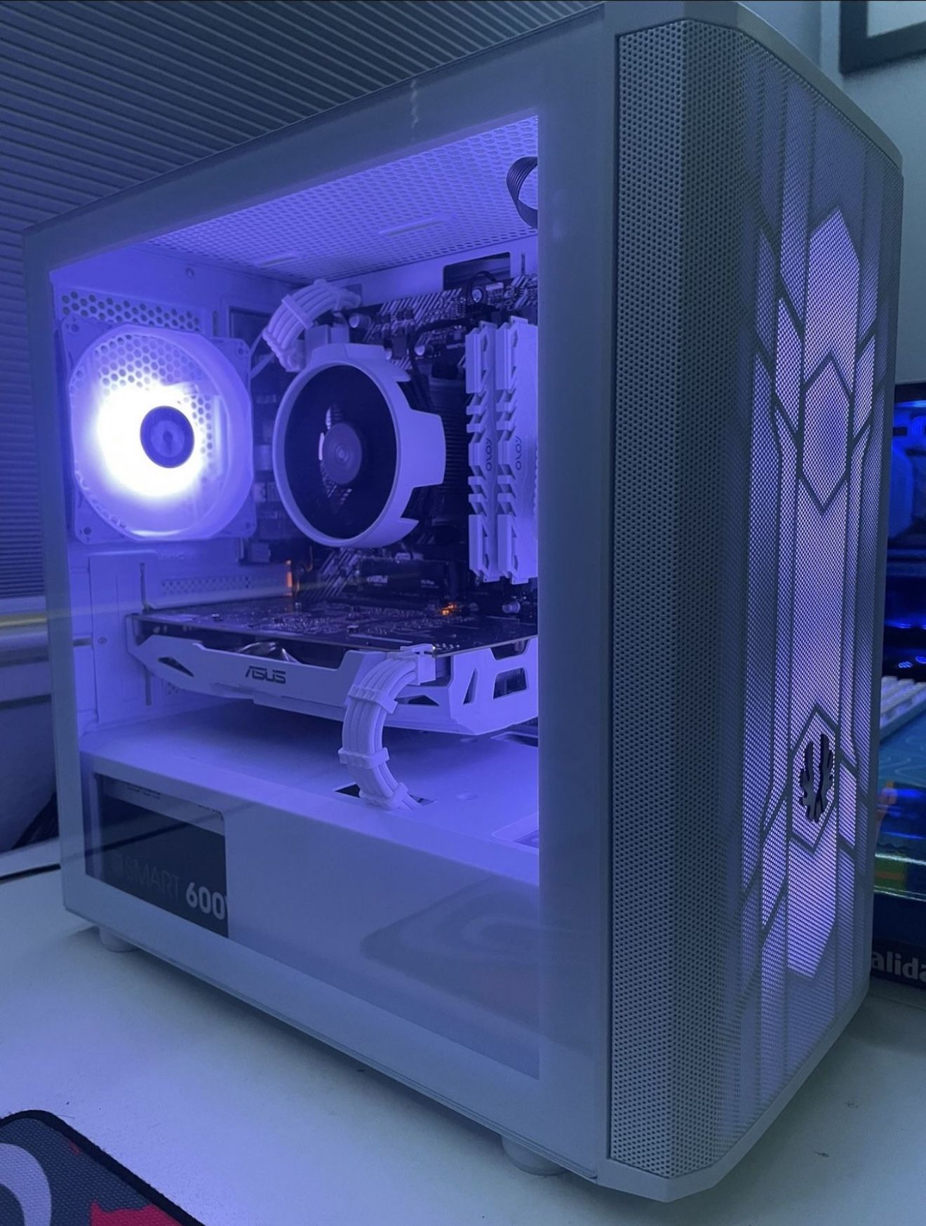 Custom RGB Gaming PC Ry.