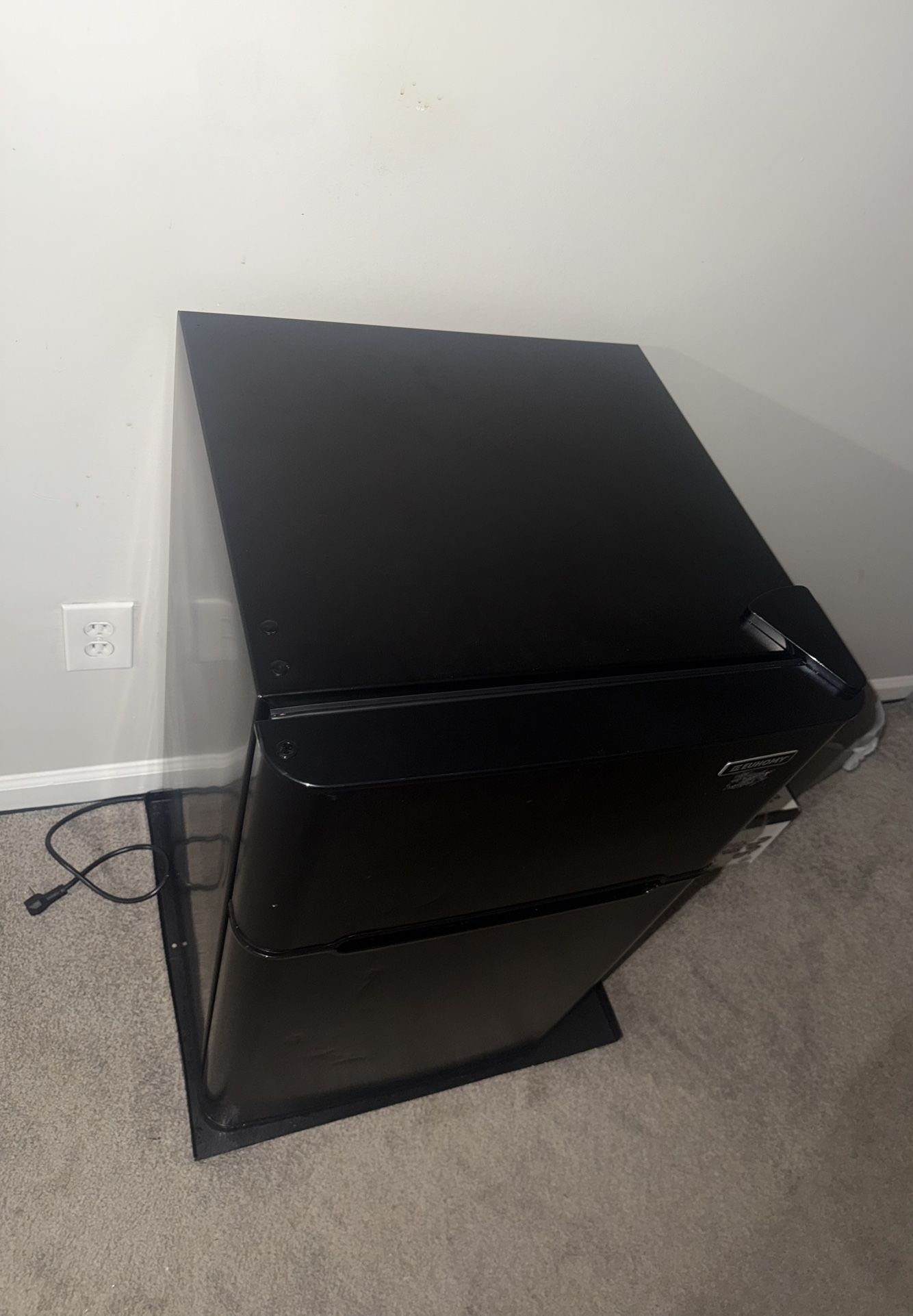 Mini Fridge/freezer