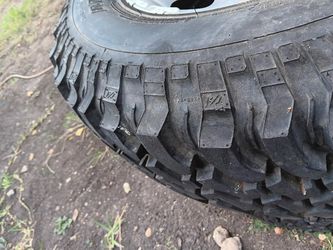 BF Goodrich / Mud Terrain LT / 255/75 R17