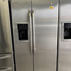 GE 36” SIDE BY SIDE REFRIGERATOR 