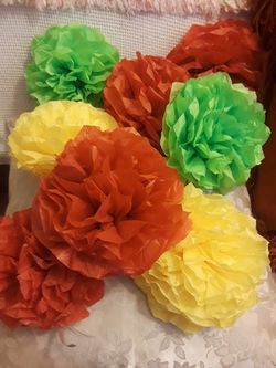 Flores de papel para decoración $1.00