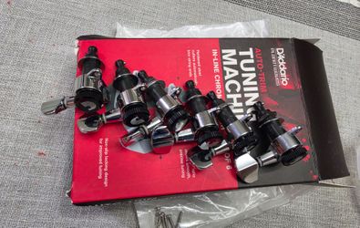 Daddario auto trim chrome inline locking tuners