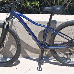 2023 Scott Contessa Active 4.0 XS. 9 Speed . 14" XS aluminum frame, 27.5" wheels,