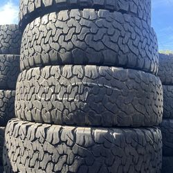 Vendo 275/55/R20 Bfgoodrich  las 4 llantas por $200