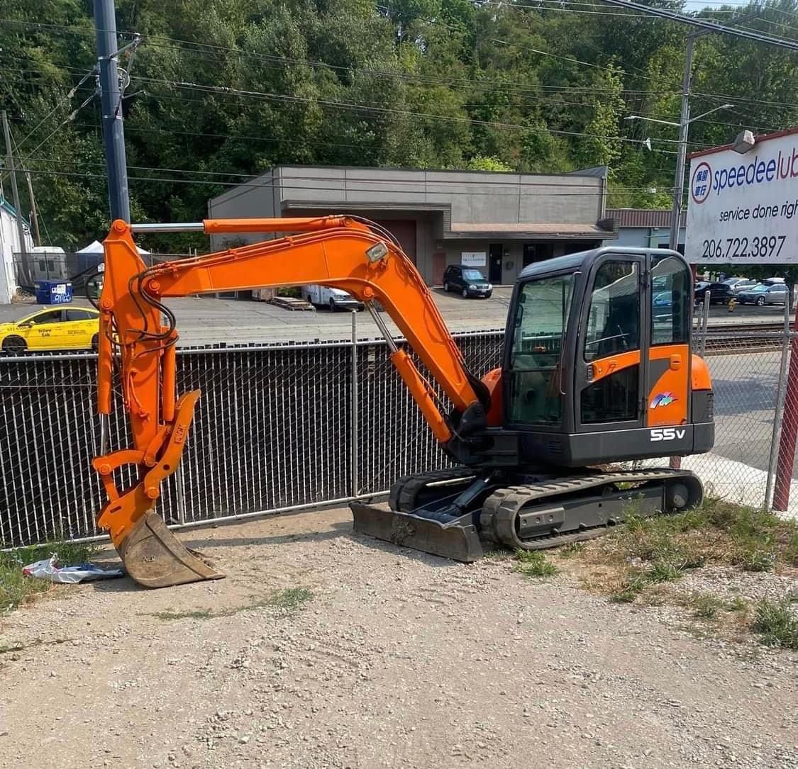 Trackhoe 55
