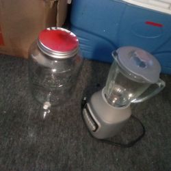 Blender And Juice Container Both Are 15 Or $10 Each