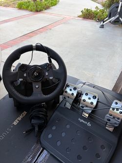 Logitech G920 Racing Wheel with Pedals