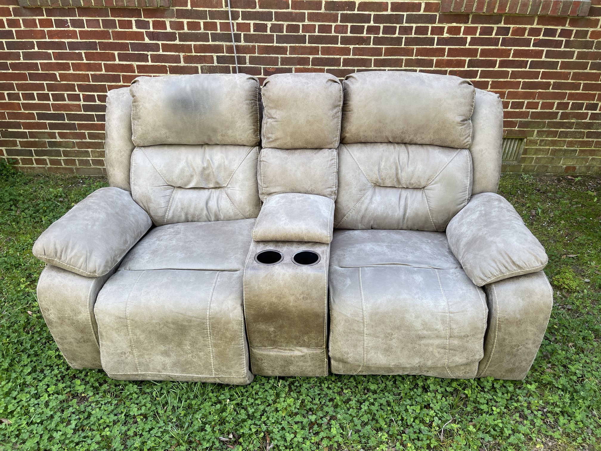 2 Seat Loveseat, Reclining with Cupholders