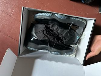 Retro 11’s size 9