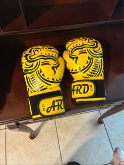 Boxing gloves