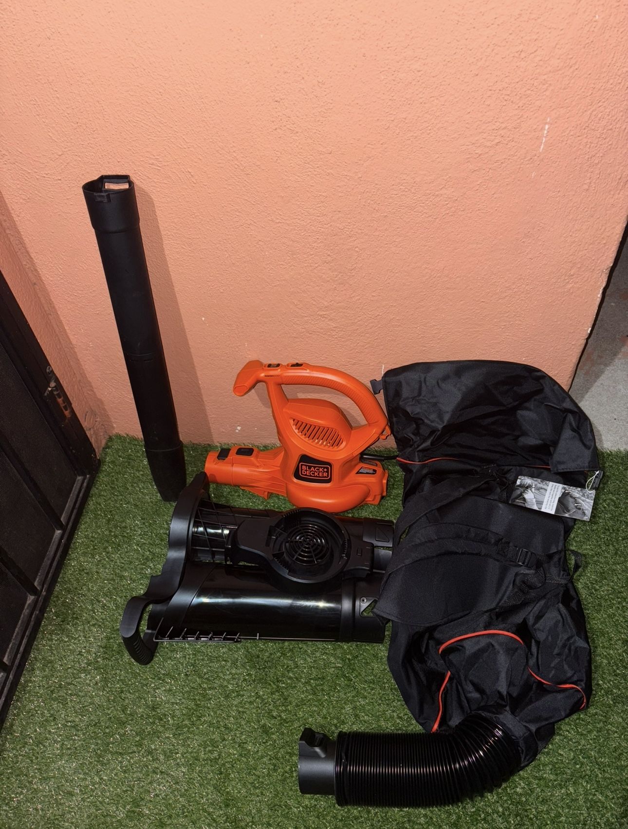 Black and Decker Corded Electric 3-In-1 Backpack Leaf Blower, Vacuum & Mulcher / Mochila Aspiradora y Sopladora Eléctrica