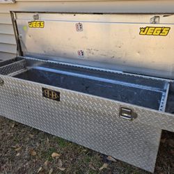 H&H VERY LARGE/DEEP HEAVY DUTY TRUCKBED TOOLBOX 